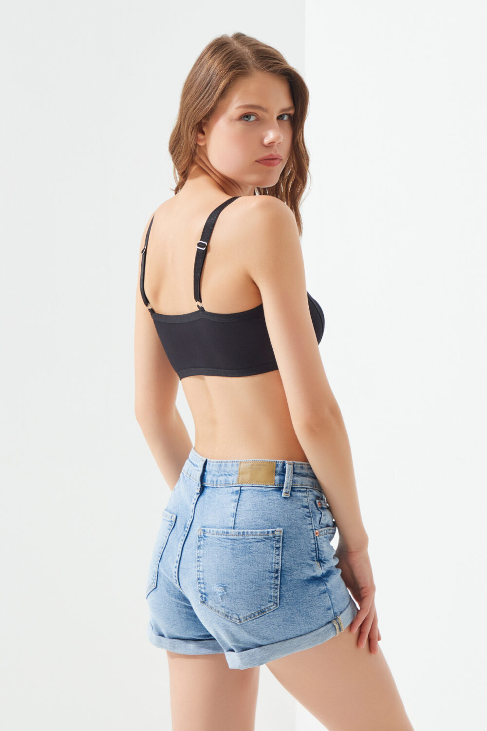 Bαμβακερό γυναικείο μπουστάκι bralette Cottonhill με ρυθμιζόμενο λουράκι μαύρο