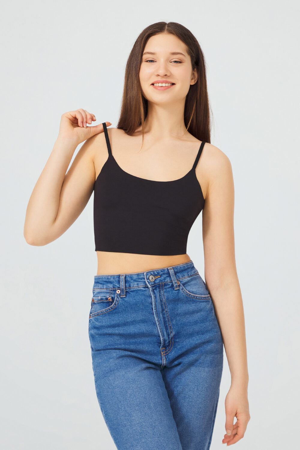 Γυναικείο crop-top μπλουζάκι CottonHill με λεπτή τιράντα μαύρο