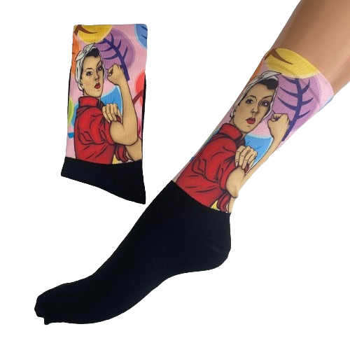 Κάλτσες με print δυναμική γυναίκα