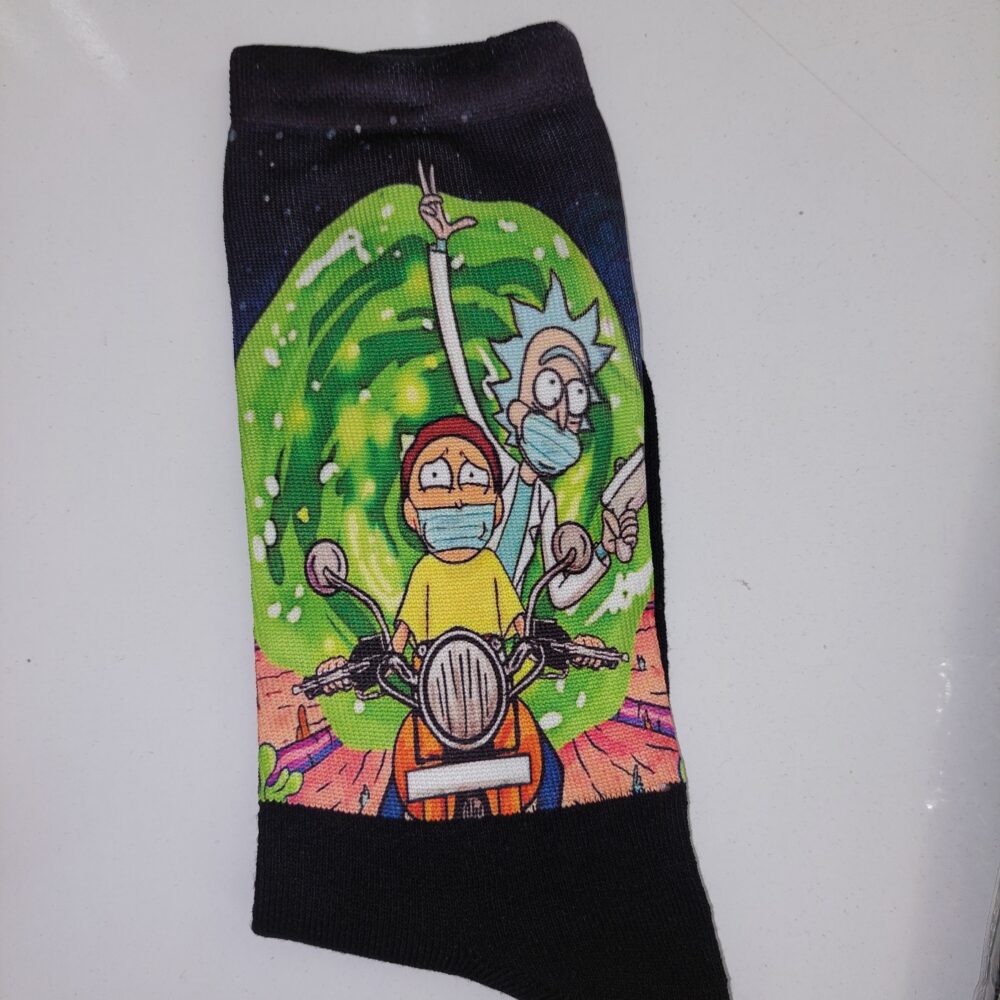 Κάλτσες με print Rick and Morty με μηχανή